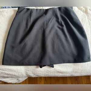 Abercrombie & Fitch Scarlet Mini Skort